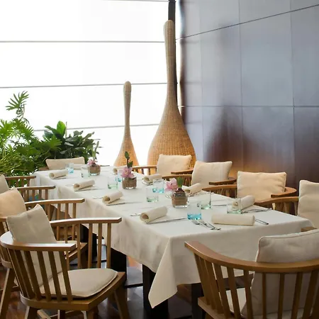 スターホテルズ エクセルシオール ホテル 4*