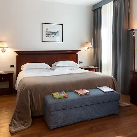 Hotel Starhotels Excelsior 4*