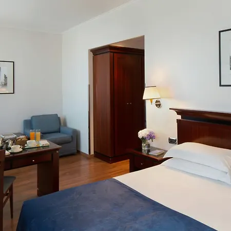 Starhotels Excelsior 4* Bolonia